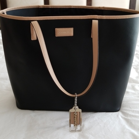 Coach Handbags - Coach purse